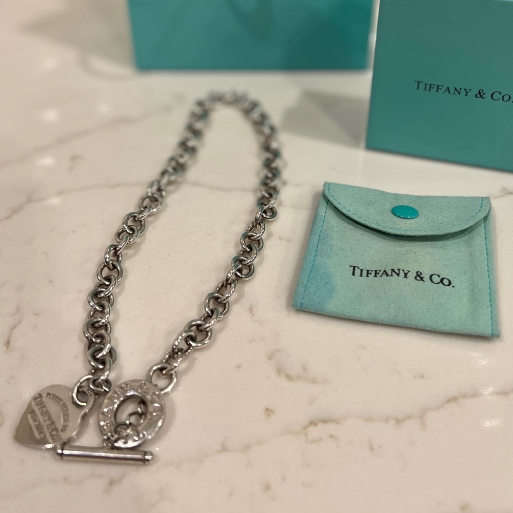 Tiffany & Co. Silver Heart Tag Toggle Necklace on Blue - Picture 4 of 10